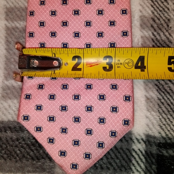 Jos. A. Bank | Pink & Navy Silk Neck Tie - Picture 2 of 9